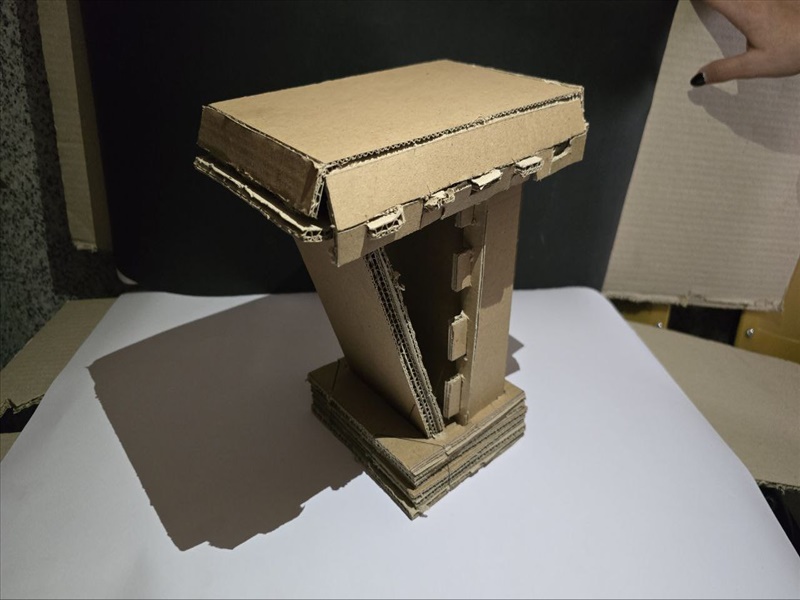 تمرین طراحی استند موبایل: ترکیبی از خلاقیت و اصول معماری