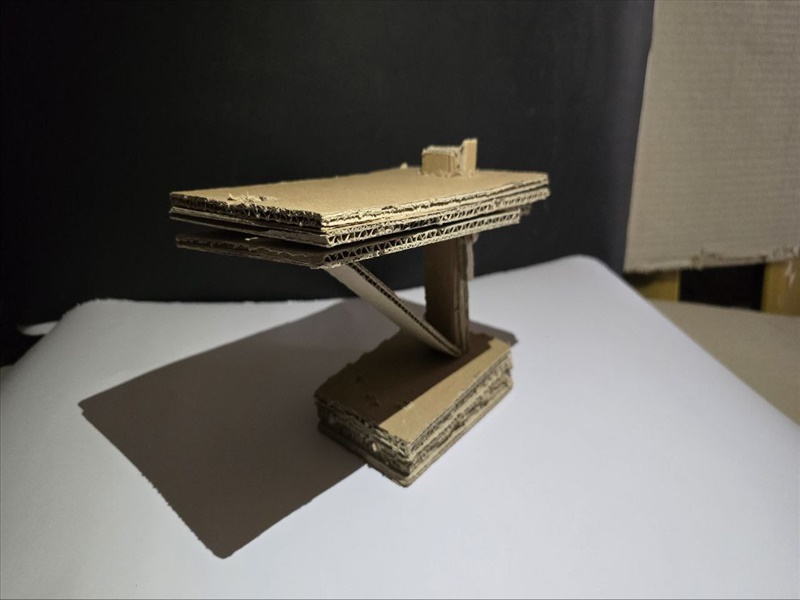 تمرین طراحی استند موبایل: ترکیبی از خلاقیت و اصول معماری